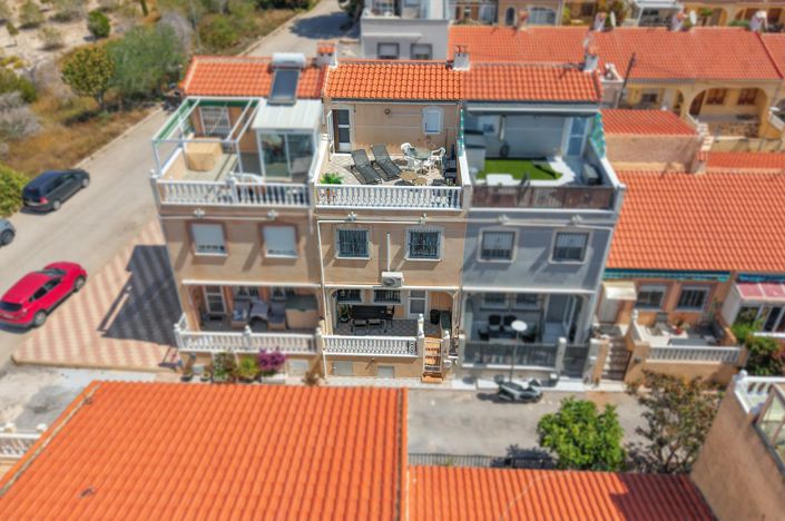 Image No.24-2 Bed Townhouse for sale