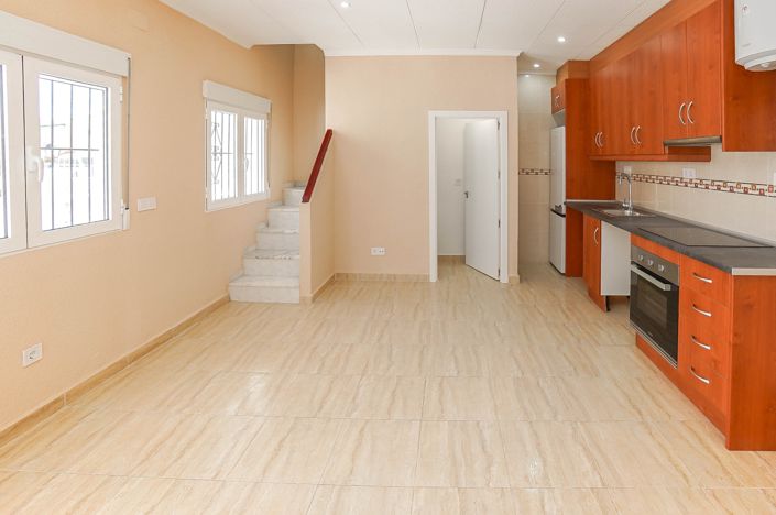 Image No.15-1 Bed Townhouse for sale