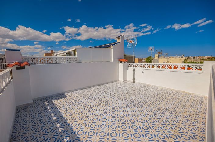 Image No.9-1 Bed Townhouse for sale
