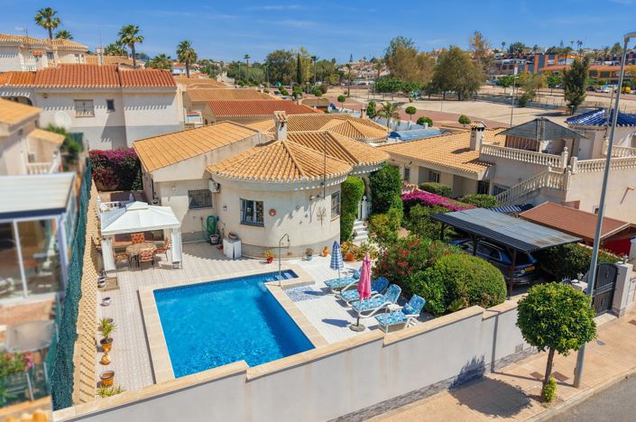 Image No.12-3 Bed Villa / Detached for sale