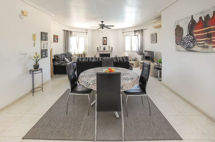 Image No.18-3 Bed Villa / Detached for sale