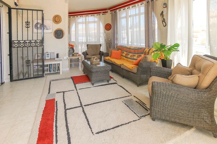 Image No.19-3 Bed Villa / Detached for sale