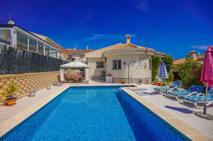 Image No.24-3 Bed Villa / Detached for sale