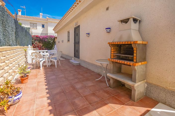Image No.27-3 Bed Villa / Detached for sale