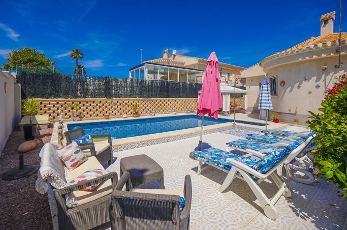Image No.30-3 Bed Villa / Detached for sale