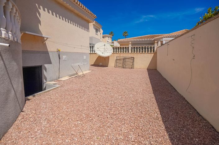 Image No.32-3 Bed Villa / Detached for sale