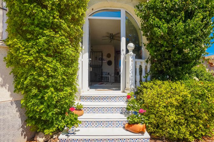 Image No.39-3 Bed Villa / Detached for sale