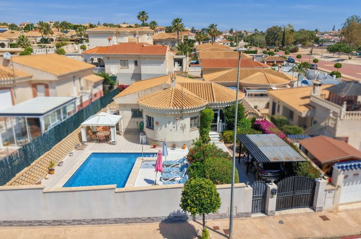 Image No.47-3 Bed Villa / Detached for sale