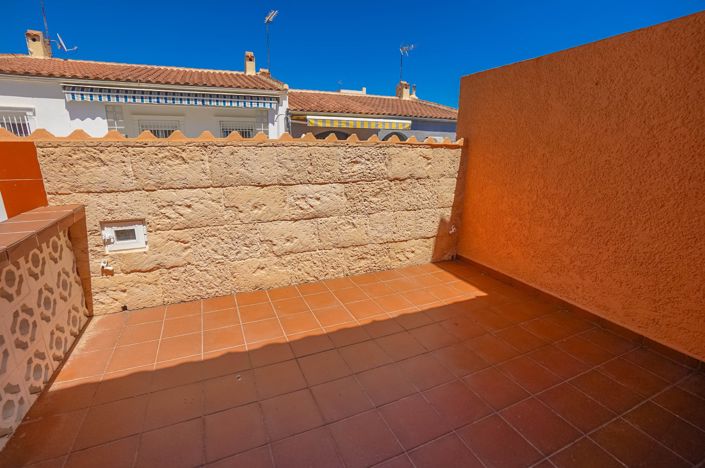 Image No.11-2 Bed Property for sale