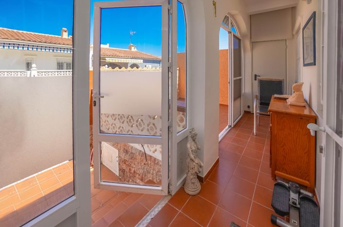 Image No.9-2 Bed Property for sale