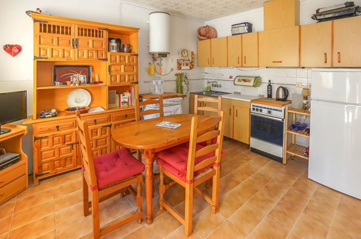 Image No.12-2 Bed House for sale