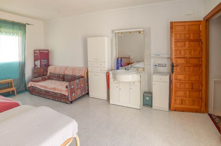 Image No.17-2 Bed House for sale