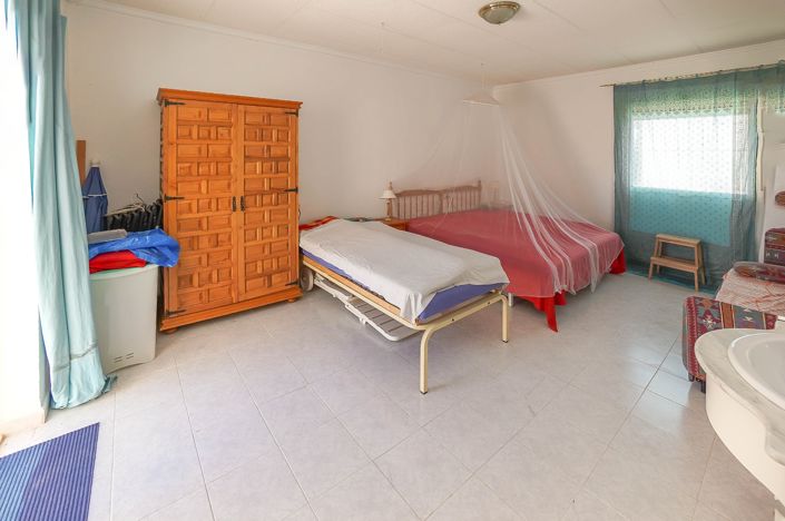 Image No.18-2 Bed House for sale