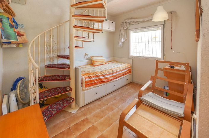 Image No.6-2 Bed House for sale