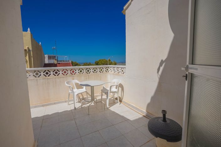 Image No.9-2 Bed House for sale