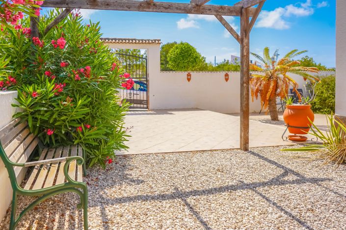 Image No.30-3 Bed Quad for sale