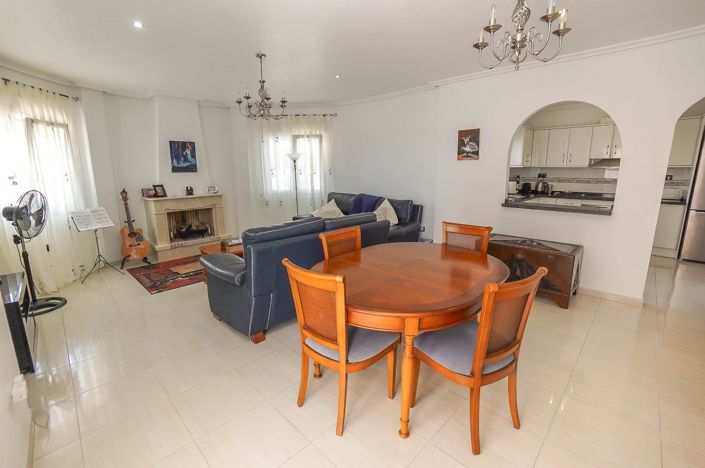 Image No.16-3 Bed Villa / Detached for sale