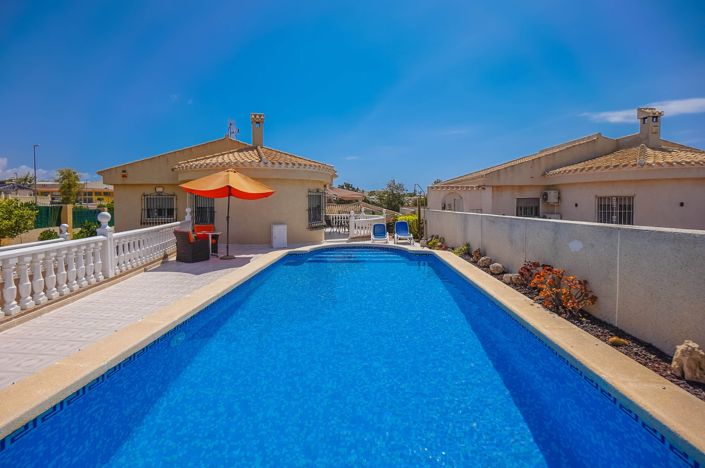 Image No.17-3 Bed Villa / Detached for sale