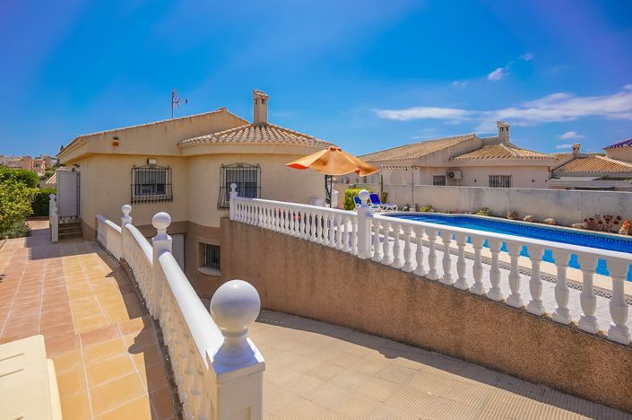 Image No.20-3 Bed Villa / Detached for sale