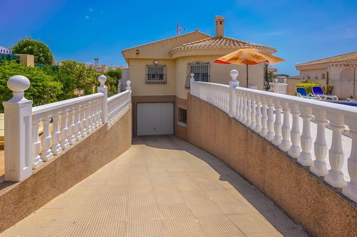 Image No.21-3 Bed Villa / Detached for sale