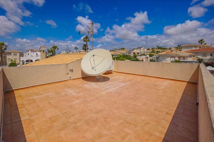 Image No.24-3 Bed Villa / Detached for sale