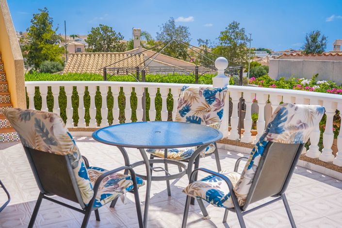 Image No.27-3 Bed Villa / Detached for sale
