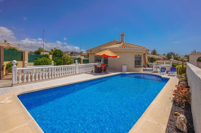 Image No.44-3 Bed Villa / Detached for sale
