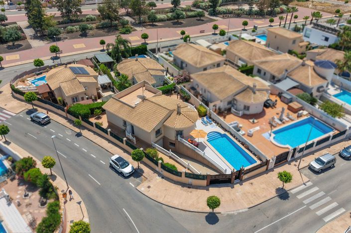 Image No.46-3 Bed Villa / Detached for sale