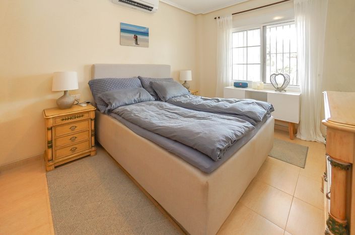 Image No.10-3 Bed Villa / Detached for sale