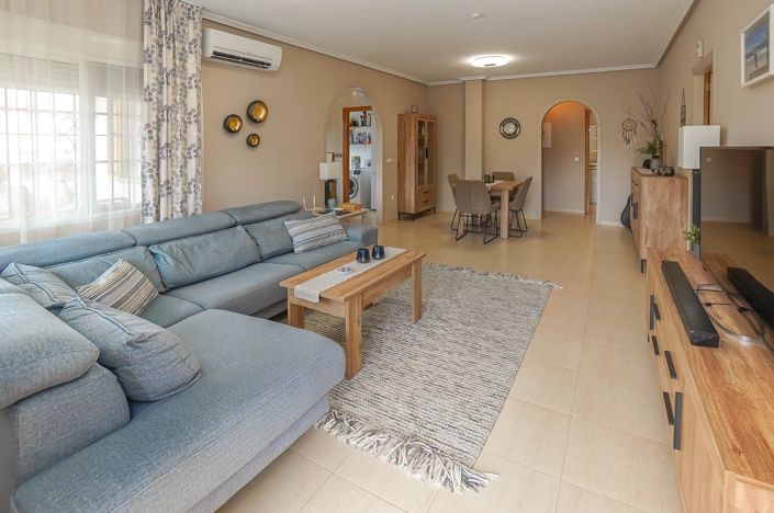 Image No.11-3 Bed Villa / Detached for sale