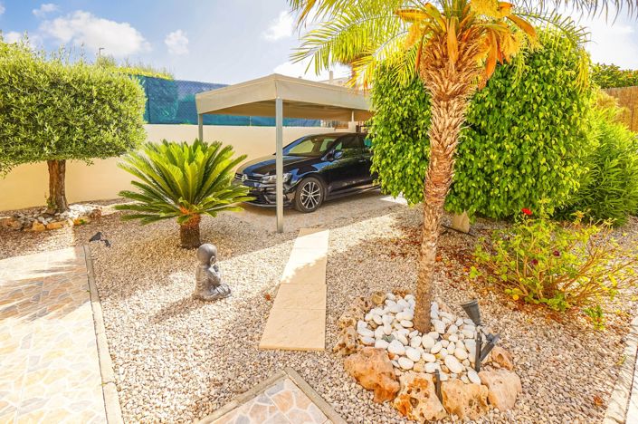 Image No.12-3 Bed Villa / Detached for sale