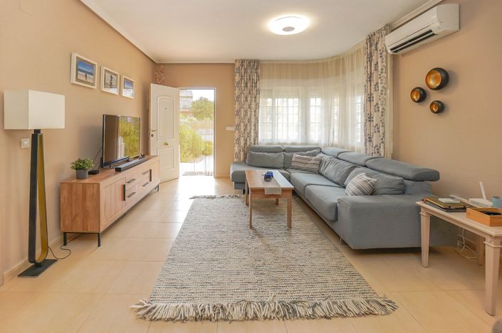 Image No.2-3 Bed Villa / Detached for sale