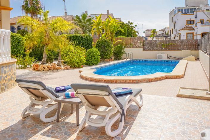 Image No.22-3 Bed Villa / Detached for sale