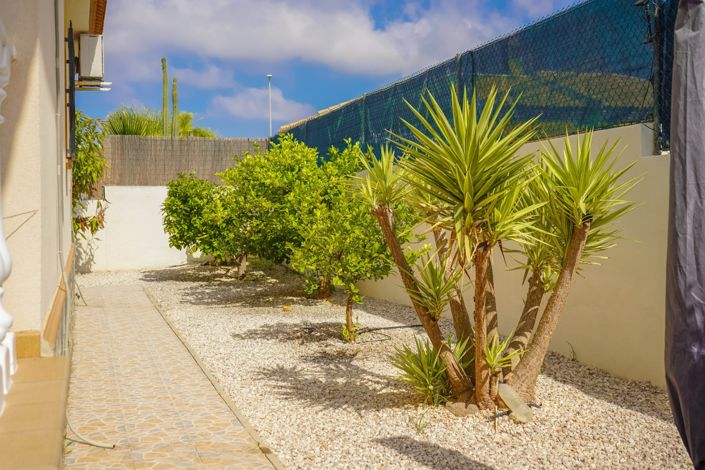 Image No.24-3 Bed Villa / Detached for sale