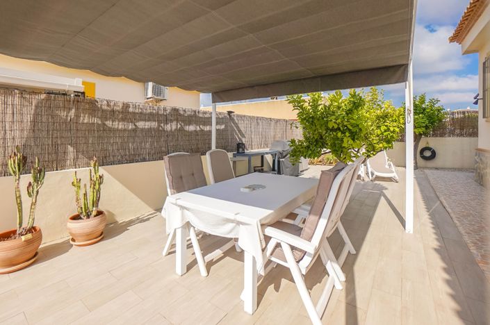 Image No.30-3 Bed Villa / Detached for sale