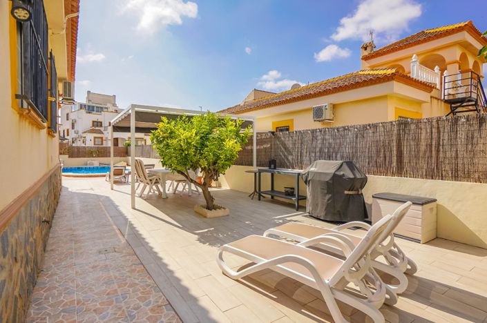 Image No.32-3 Bed Villa / Detached for sale