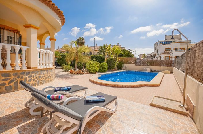 Image No.33-3 Bed Villa / Detached for sale