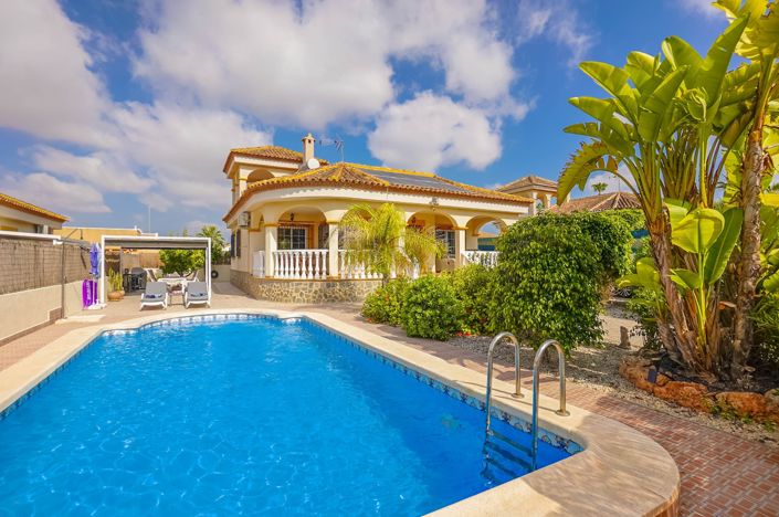 Image No.35-3 Bed Villa / Detached for sale