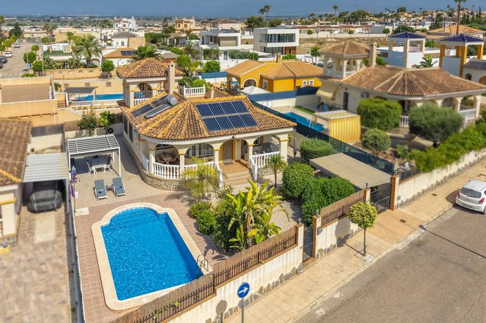 Image No.36-3 Bed Villa / Detached for sale