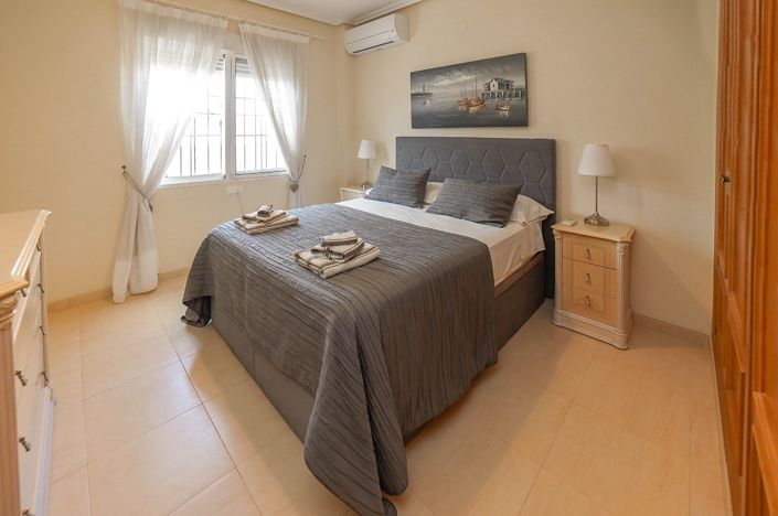 Image No.4-3 Bed Villa / Detached for sale