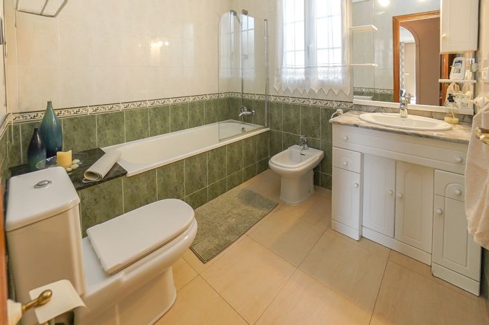 Image No.5-3 Bed Villa / Detached for sale