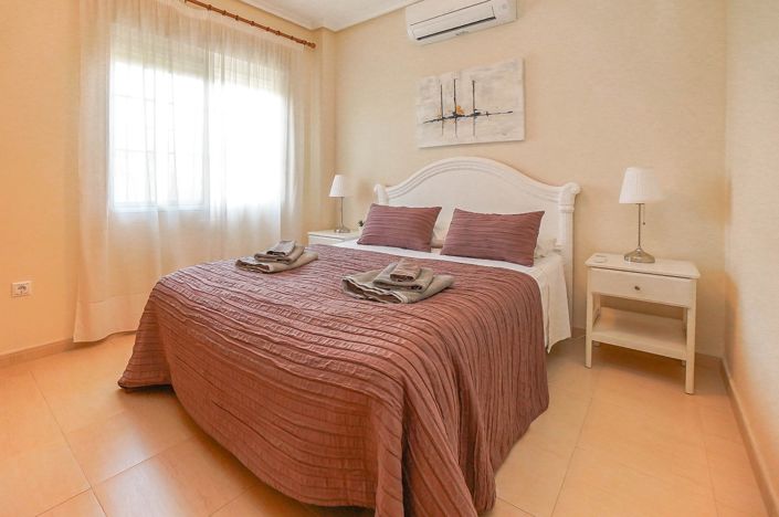 Image No.8-3 Bed Villa / Detached for sale
