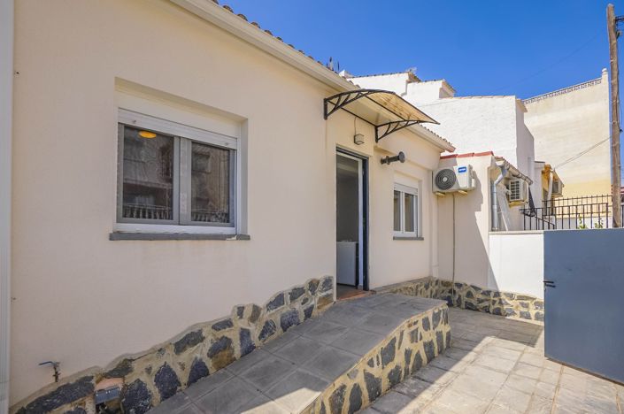 Image No.11-2 Bed House for sale