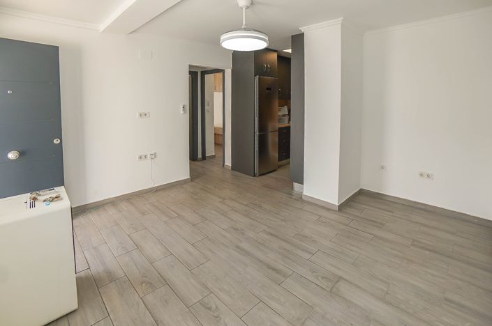 Image No.4-2 Bed House for sale