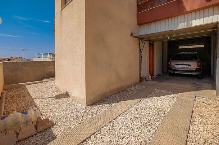 Image No.23-3 Bed Townhouse for sale