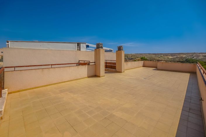 Image No.30-3 Bed Townhouse for sale