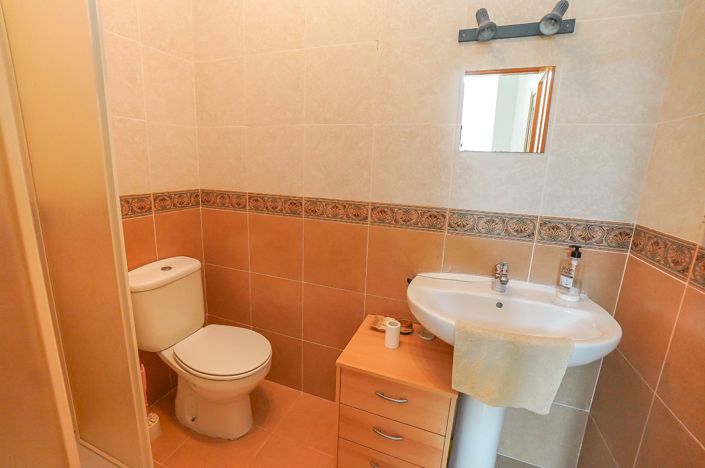 Image No.8-3 Bed Townhouse for sale