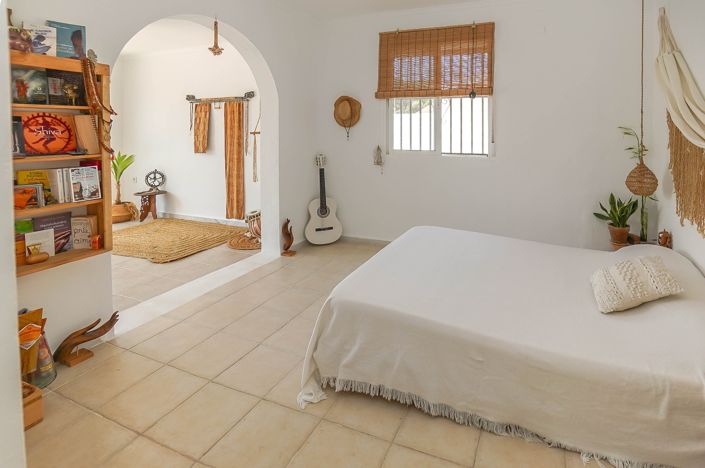 Image No.28-4 Bed Villa / Detached for sale