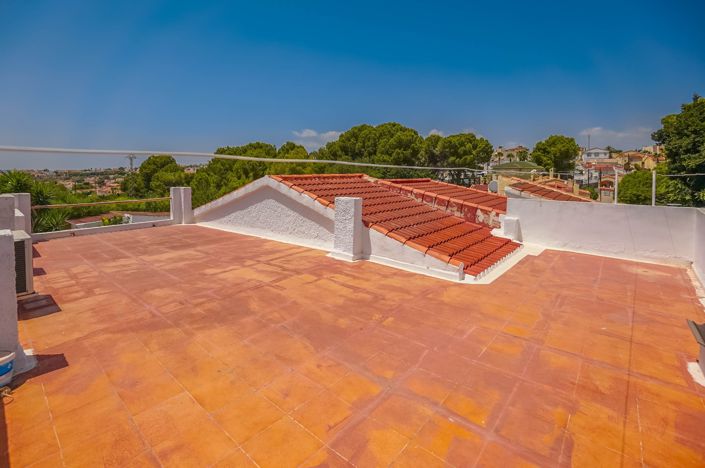 Image No.37-4 Bed Villa / Detached for sale