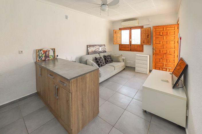 Image No.2-2 Bed House for sale